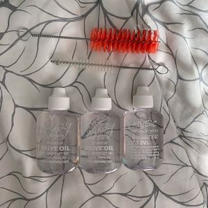 instrument valve oil and trumpet cleaning brushes